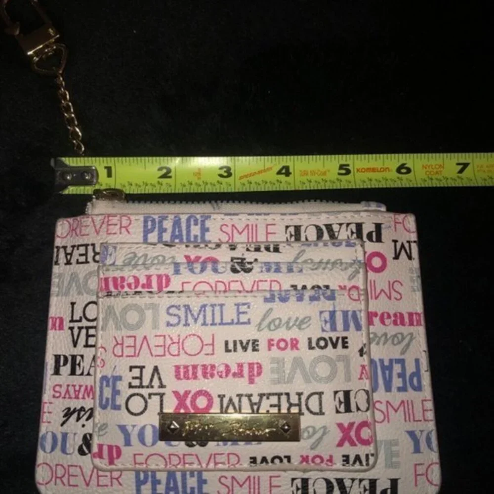 Betsey Johnson‎ Wallet Card Case ID Window & Zip Coin Pouch White Multi Words